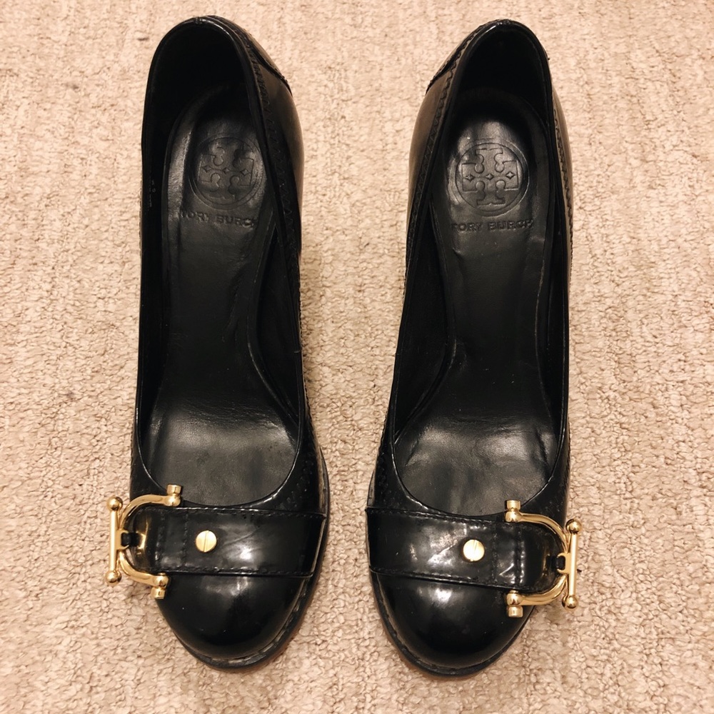 Tory Burch black leather pump